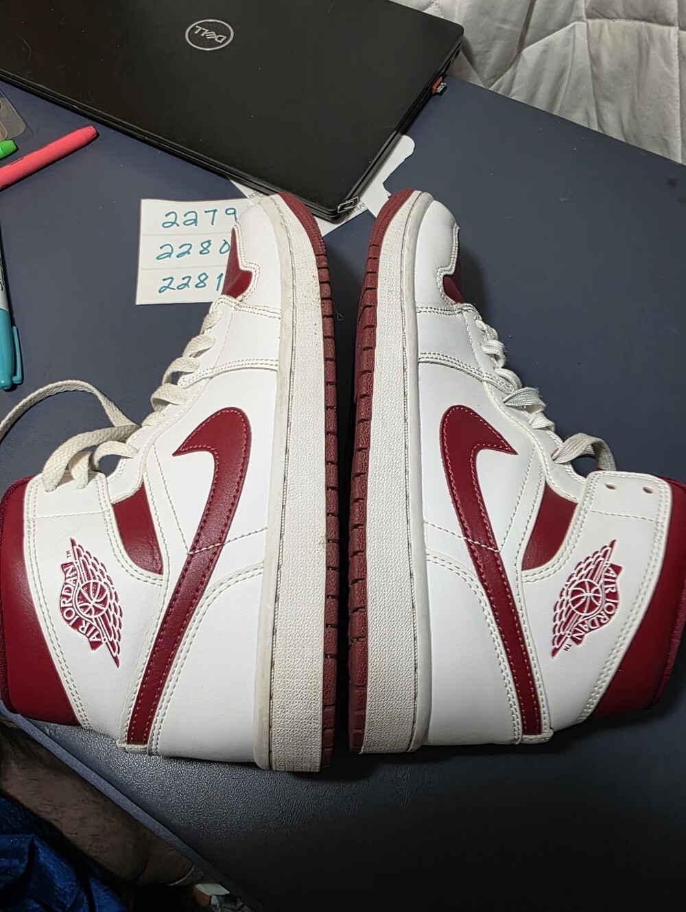 Nike Air Jordan 1 Retro Mid White & Pomegranate Size 8.5w.